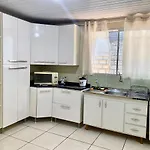 Casa Grande com 2 quartos e 1 suíte