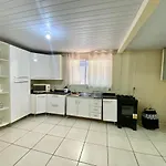 Casa Grande com 2 quartos e 1 suíte